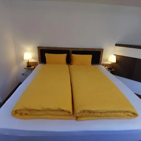 Haus Viktoria * مايرهوفن