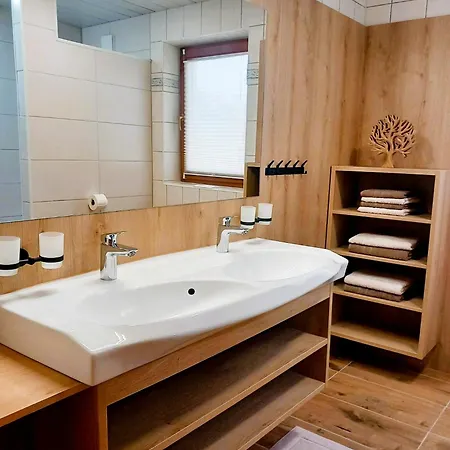 Haus Viktoria * مايرهوفن